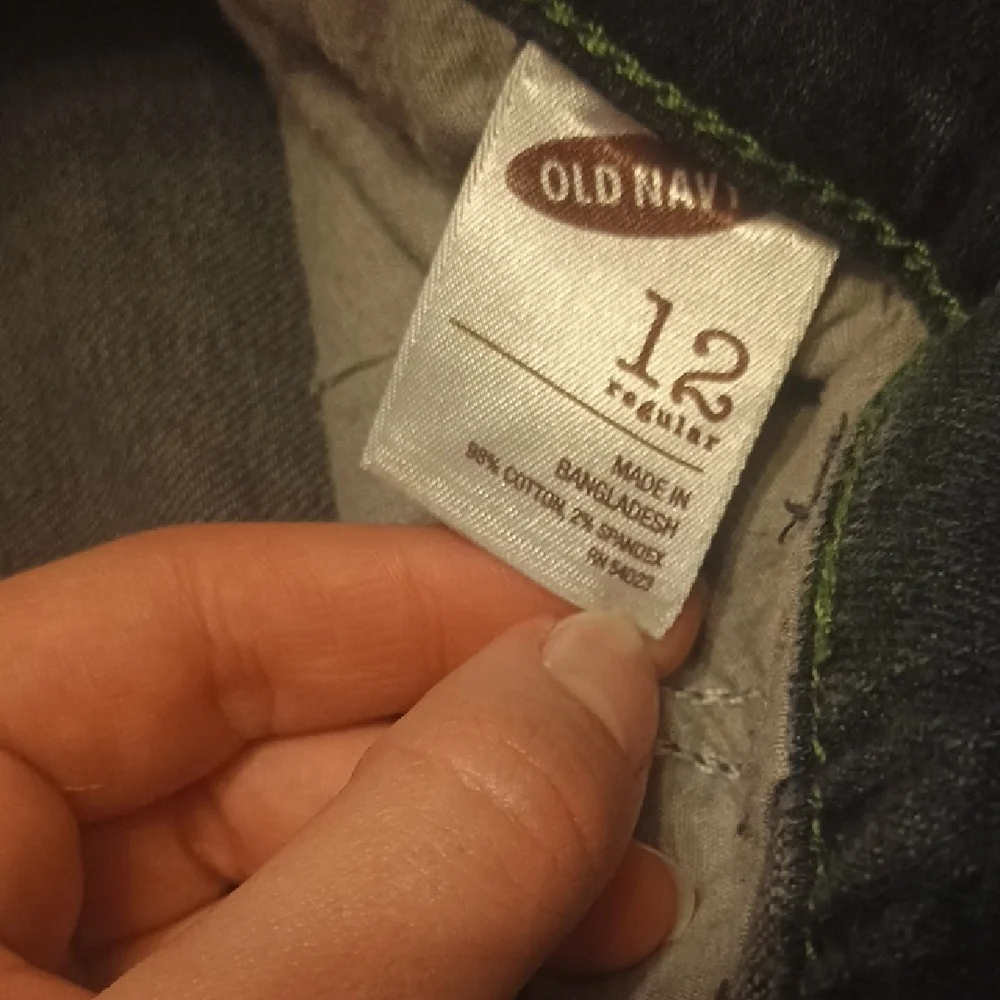 Old Navy Dark Wash Denim Jeans - Picture 5 of 8